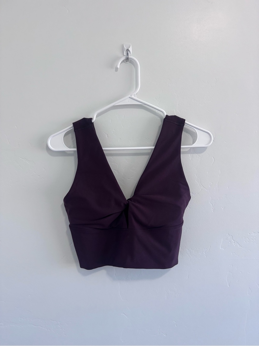 Old Navy Light Support PowerSoft Twist Longline Sports Bra Plum Small - Picture 2 of 7
